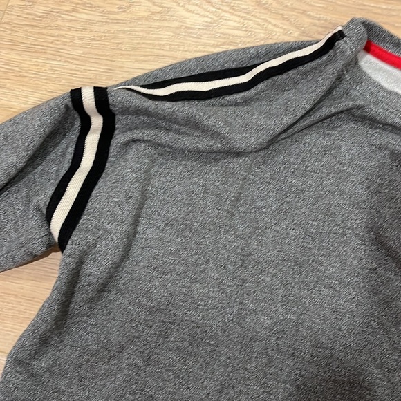 Sundry Grey Sweatshirt - Like New! - Picture 6 of 9